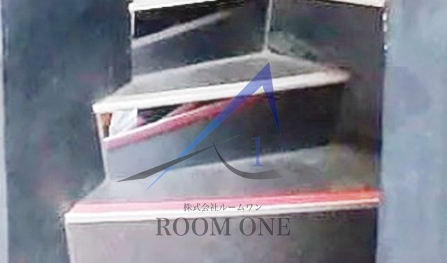 練馬三角ビルのその他共用部分|共用階段です。
