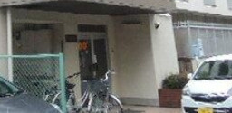 ロイヤルハイツフジのエントランス