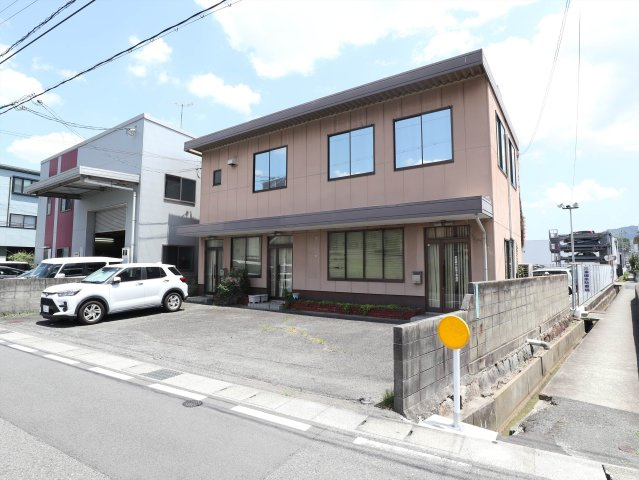 西条御条町テナントの駐車場