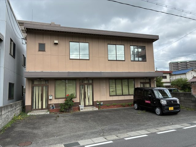 西条御条町テナントの外観|1階に2部屋、2階は1部屋の1棟貸しです。