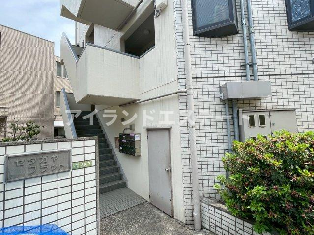 セタガヤフラット　最上階　3方角部屋　事務所相談のエントランス