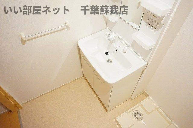 グラース上鎧Ⅱの洗面所|明るい洗面所です