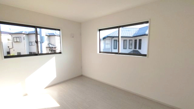 神戸市垂水区山手　新築一戸建の洋室