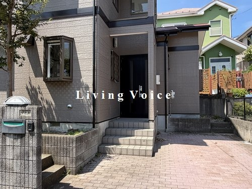 【仲介手数料０円】藤沢市大鋸　中古一戸建てのエントランス|藤沢市大鋸　中古一戸建て