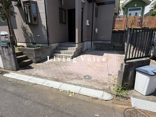【仲介手数料０円】藤沢市大鋸　中古一戸建ての駐車場|藤沢市大鋸　中古一戸建て