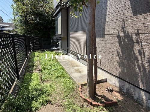 【仲介手数料０円】藤沢市大鋸　中古一戸建ての庭|藤沢市大鋸　中古一戸建て