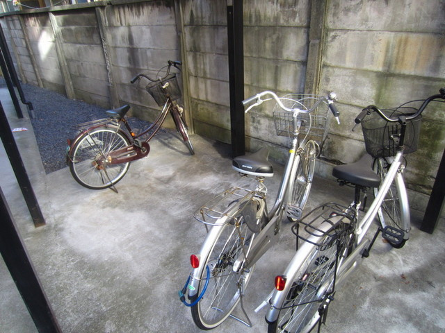 エスポワール・セレのその他共用部分|自転車置場完備♪