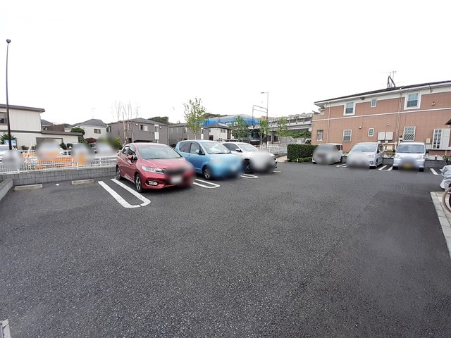 ペアガーデンの駐車場