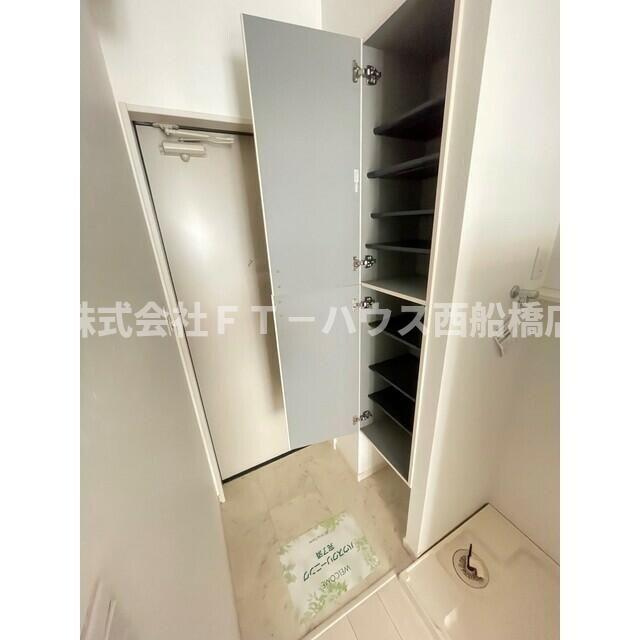 アクシス船橋の玄関