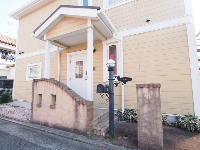 加古川町北在家戸建のエントランス