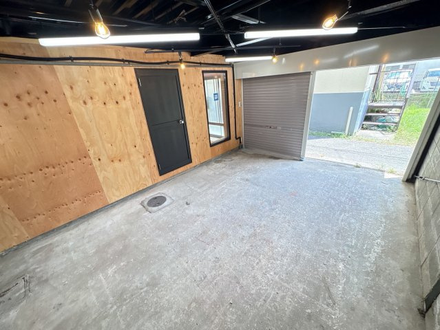 パインBASEの駐車場