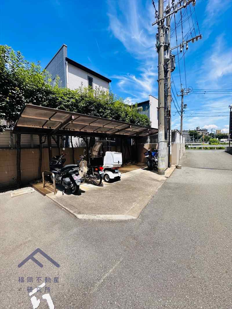 東峰マンション大橋２の駐車場