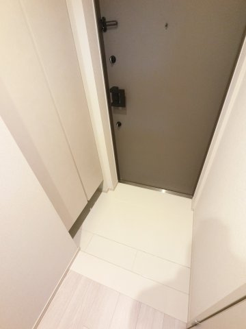プライムメゾン千葉新町の玄関