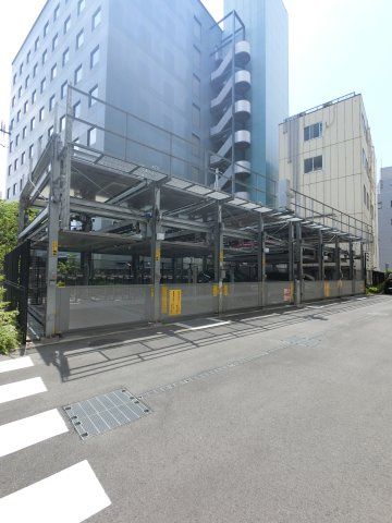 プライムメゾン千葉新町の駐車場