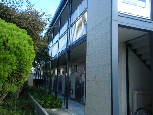 レオパレスフォレストⅡの外観|落ち着いた雰囲気の外観です