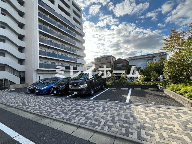 クレヴィスタ多摩川六郷の駐車場