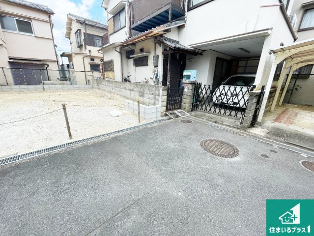 枚方市池之宮　第1期　新築一戸建ての前面道路含む現地写真|周辺は落ち着いた街並みの住宅地！子育てがしやすい住環境です！まだ未完成ですが、現地でしかわからない事もございます。是非一度ご覧ください。