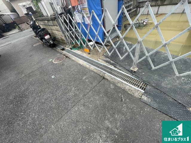 ■枚方市池之宮　第1期　新築一戸建ての前面道路含む現地写真|周辺は落ち着いた街並みの住宅地！子育てがしやすい住環境です！まだ未完成ですが、現地でしかわからない事もございます。是非一度ご覧ください。