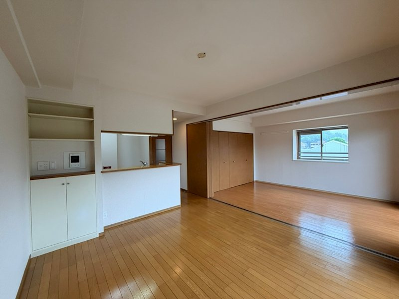川崎市麻生区黒川の賃貸マンションの居間・リビング