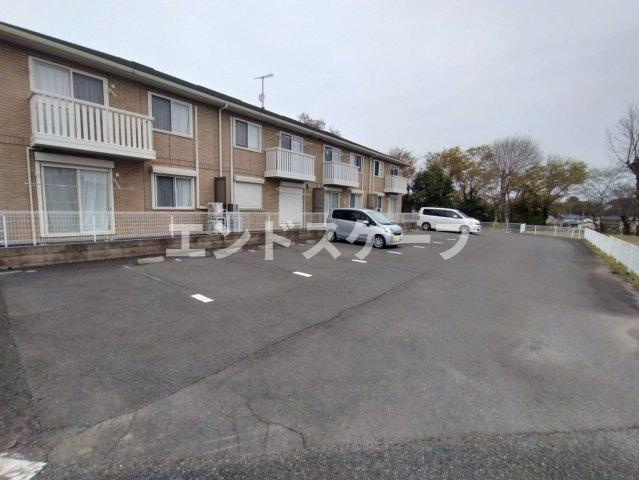 オンブラージュの駐車場|高崎、前橋のお部屋探しはエンドスケープまで！お客様の理想お聞かせ下さい♪