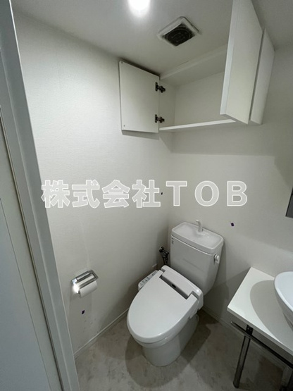 【トイレ】 | ウィルテラス千歳烏山 | ※クリーニング中の写真