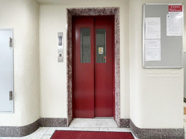 【設備】 | 大久保杉ハイム | 無いと困ってしまう設備の筆頭がエレベーター。定期的なメンテナンスが必要な大型機械です。よく整備されていることをご確認ください。～即日のご見学可能～　お問合せはお気軽にどうぞ。
