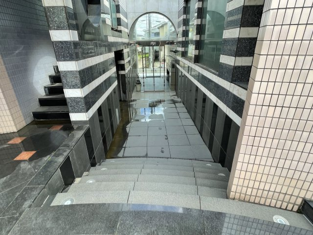 旧セントヒルダスイズミタマガワのエントランス|※他部屋参考写真