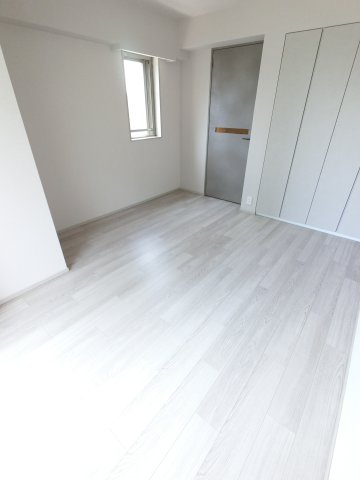 プライムメゾン千葉新町の洋室