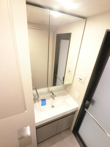 プライムメゾン千葉新町の独立洗面台