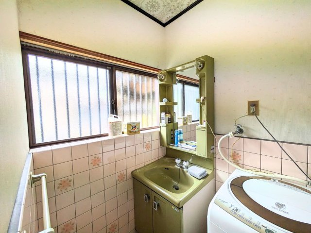 勝岡町戸建ての洗面所|08