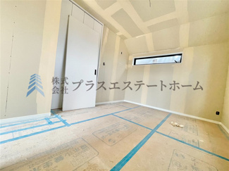 【洋室】 | 兵庫区菊水町9丁目新築戸建 | 食洗機・浄水器付きキッチン♪
浴室乾燥機付き魔法瓶浴槽のバスルーム♪
ペアガラス施工ハイブリッド窓採用♪