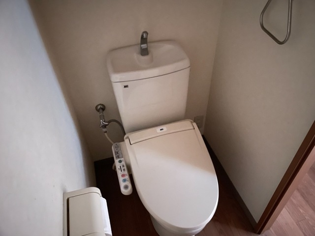 ロイヤルヒルズ宮崎台のトイレ|シャワー付トイレ