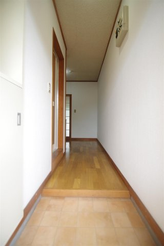下田ハイツの玄関