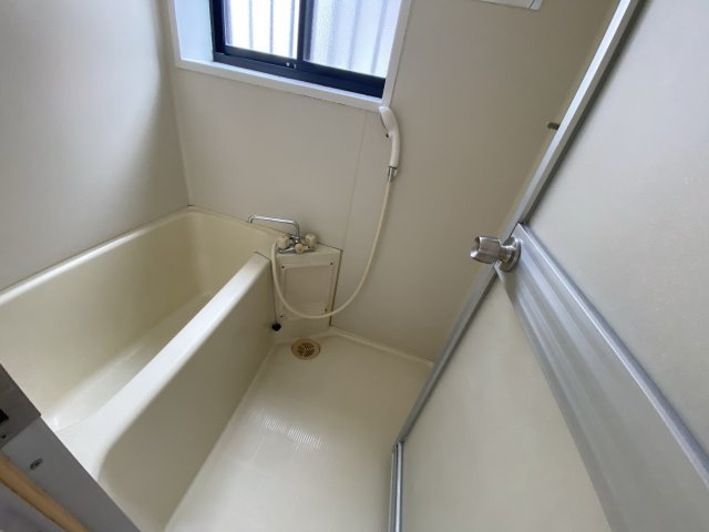 今在家6丁目戸建ての浴室