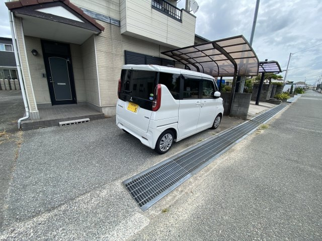 今在家6丁目戸建ての駐車場