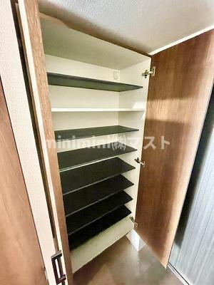 アルティザ南堀江の玄関