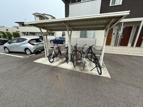 コンフォートヴィレッジIIの駐車場