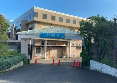 【外観】 | ＨＯＴＥＬ 津久井レイクビュー | 物件の詳細については、現地を見てわかること以外に、役所や法務局などで調べないとわからないことがあります。そのため、現地に行く場合は、もしこの物件を買ったらどのような生活ができるかをイメージしましょう。