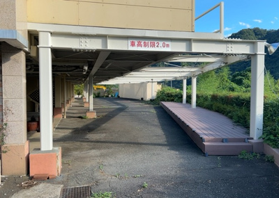 【外観】 | ＨＯＴＥＬ 津久井レイクビュー | 家を建てる前提で土地を探している場合、地盤の丈夫さは譲れない条件の一つです。地盤が脆弱だと追加工事が必要となります。また、過去に地盤沈下や液状化現象を起こした土地は、できるだけ避けた方がいいでしょう。