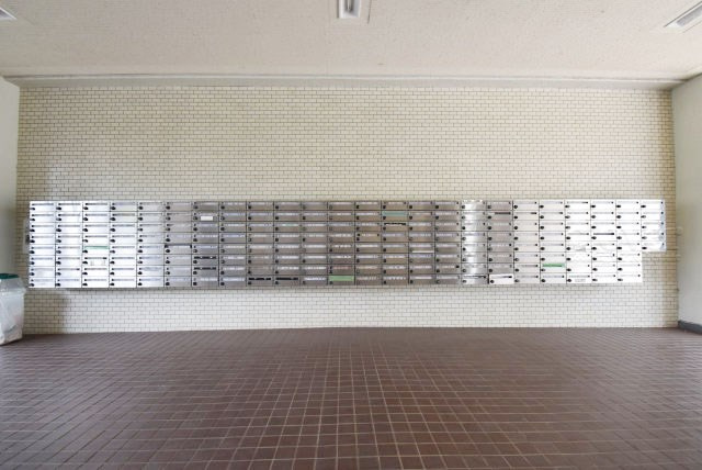 【設備】 | 越中島3丁目ハイツ1号棟 | 郵便物を受け入れる住民共用のポスト。「集合ポスト」とも呼びます。ここもまた、マンションの「顔」のひとつです。～即日のご見学可能～　お問合せはお気軽にどうぞ。
