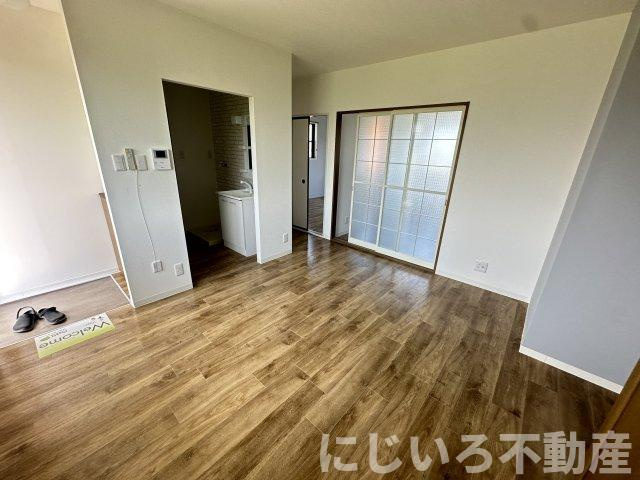 ハイツファミールの居間・リビング