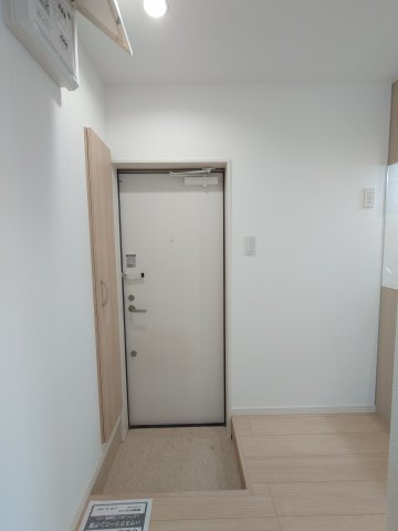 キャメル新狭山3の玄関|101号室の写真です。