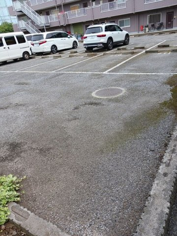 グランドール柏の駐車場