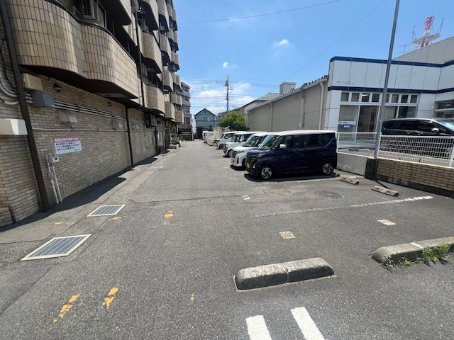 ヴァンテアン中央の駐車場