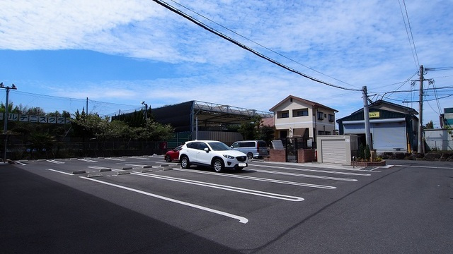 ウィステリア　参番館の駐車場
