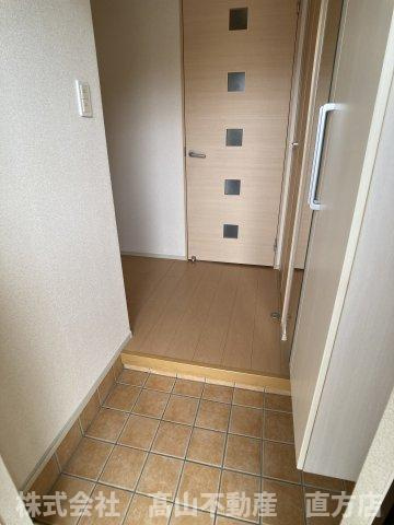 北九州市八幡西区木屋瀬東４丁目のアパートの玄関