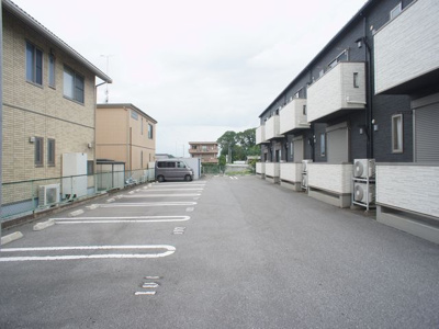 【駐車場】 | ヴィクトワールさやか | 駐車場可能です♪