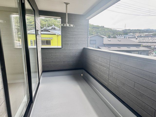阪南市箱作第3　1号棟のバルコニー|雨が降っても安心のルーフバルコニー