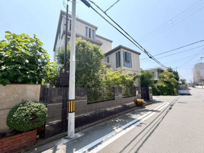 【前面道路含む現地写真】 | 大浜中町２丁　中古戸建 | 英彰こども園まで徒歩８分！小さなお子様のいるご家庭も安心ですね♪