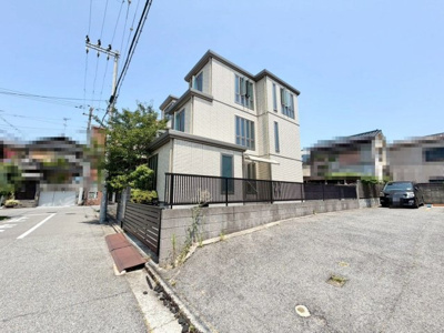 【前面道路含む現地写真】 | 大浜中町２丁　中古戸建 | 現地見学当日から承っております♪現地周辺の環境や、駅までの道のりなど周辺環境も合わせてご確認いただき、ぜひご検討ください！